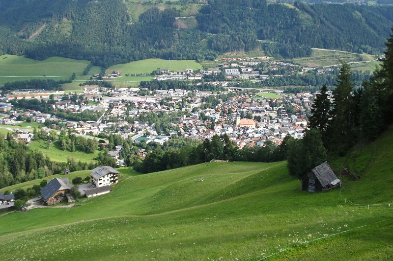 81 Tag 4 Auffahrt Planai Blick auf Schladming.JPG